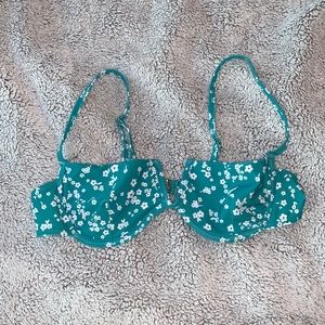 SHEIN Calico V-Wired Bikini Top